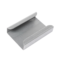 Connecteur pour plaques de roulage